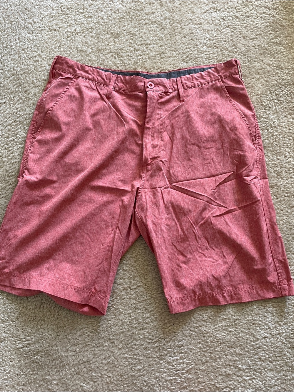 Men's Hybrid Shorts in Washed Red